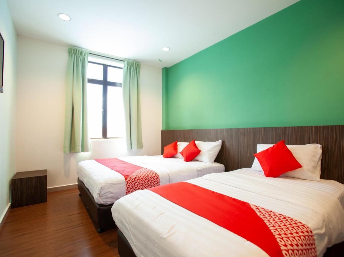 โอโย 89487 สเปซ โฮเต็ล Hotel เกอลวง ภายนอก รูปภาพ