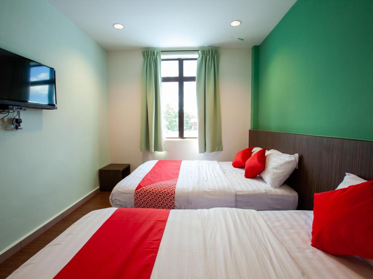 โอโย 89487 สเปซ โฮเต็ล Hotel เกอลวง ภายนอก รูปภาพ