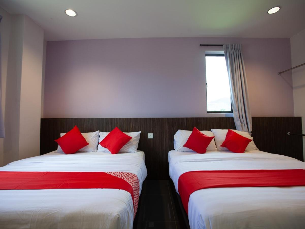 โอโย 89487 สเปซ โฮเต็ล Hotel เกอลวง ภายนอก รูปภาพ
